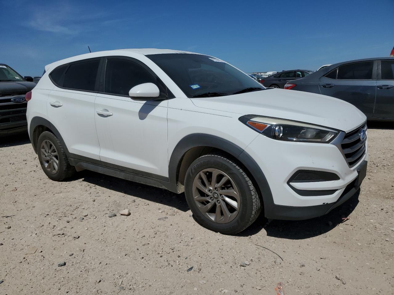 2017 Hyundai Tucson - Image 4