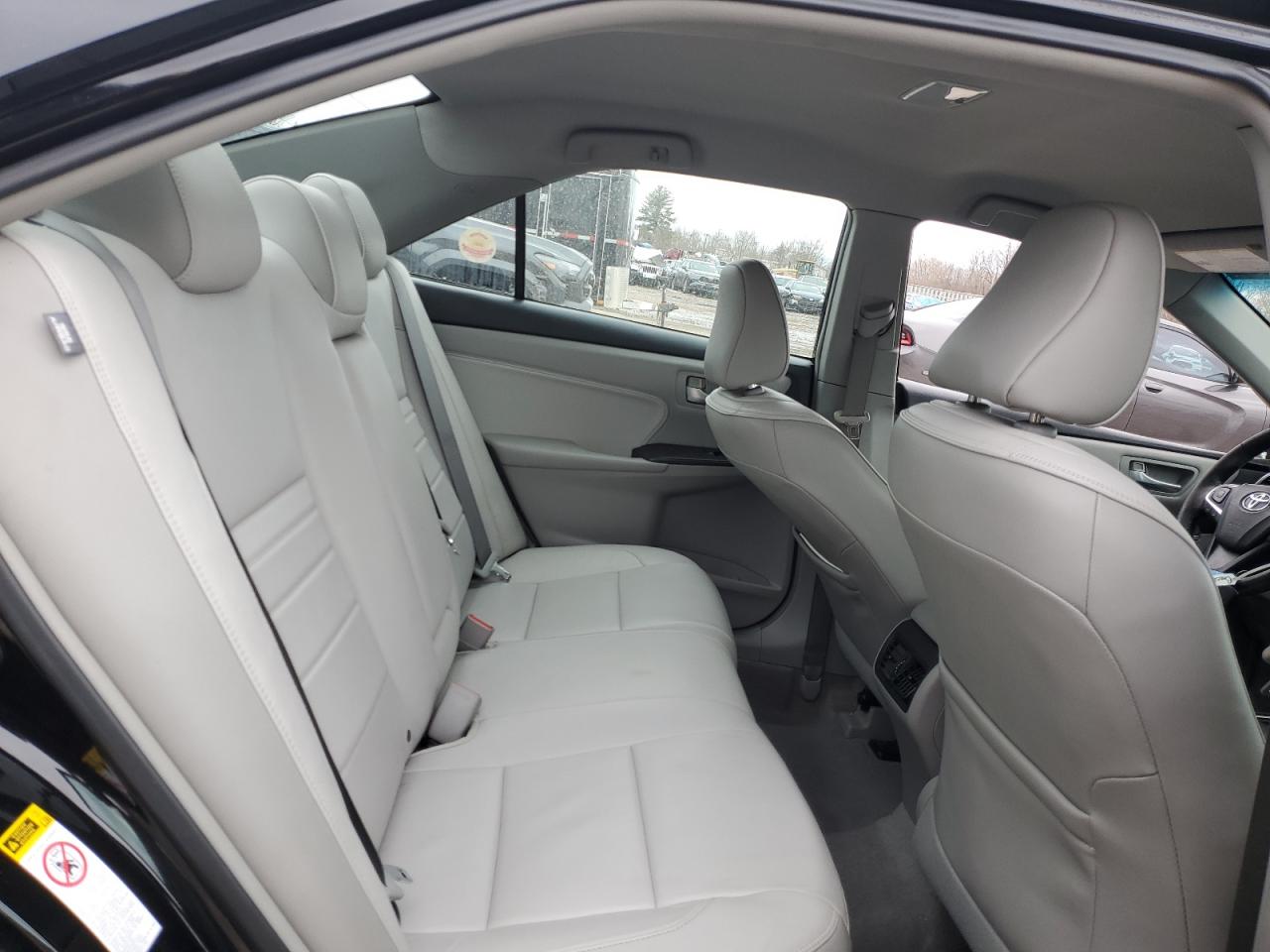 2017 Toyota Camry - Image 10