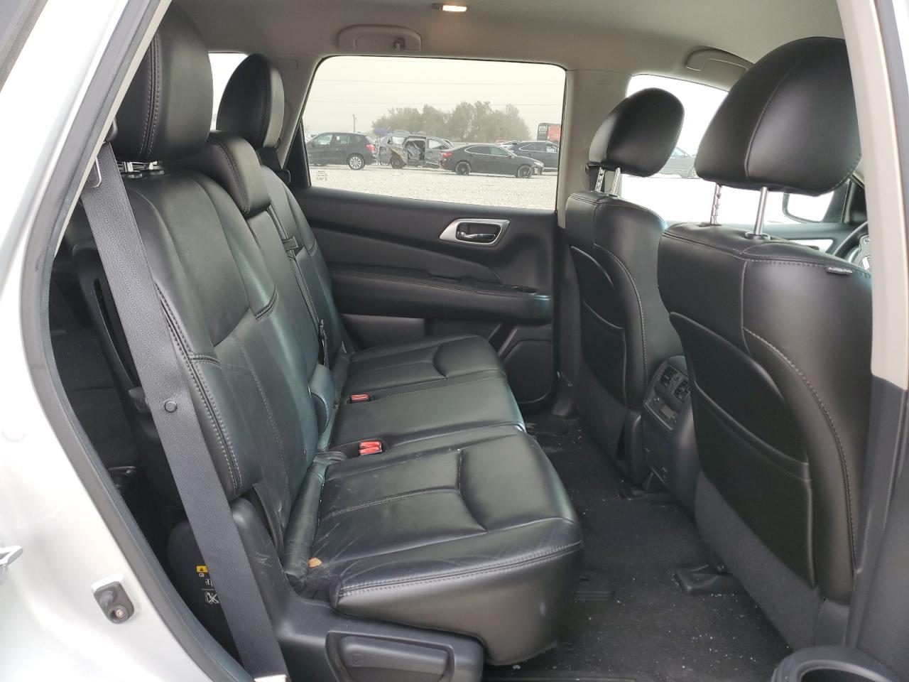 2014 Nissan Pathfinder - Image 11