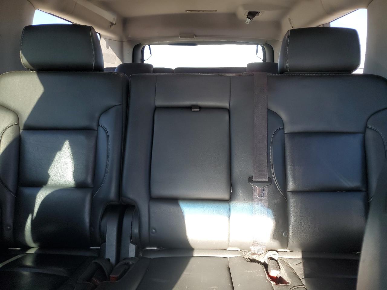 2015 Chevrolet Suburban - Image 10