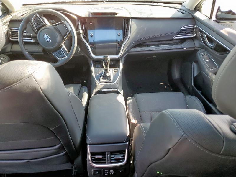 SUBARU OUTBACK 2024 Srebrny