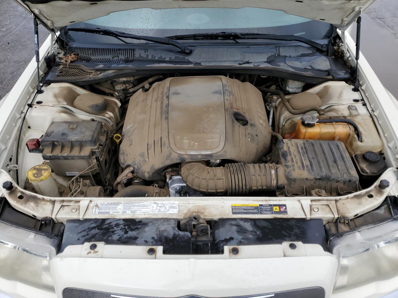 2005 Chrysler 300 - Image 11