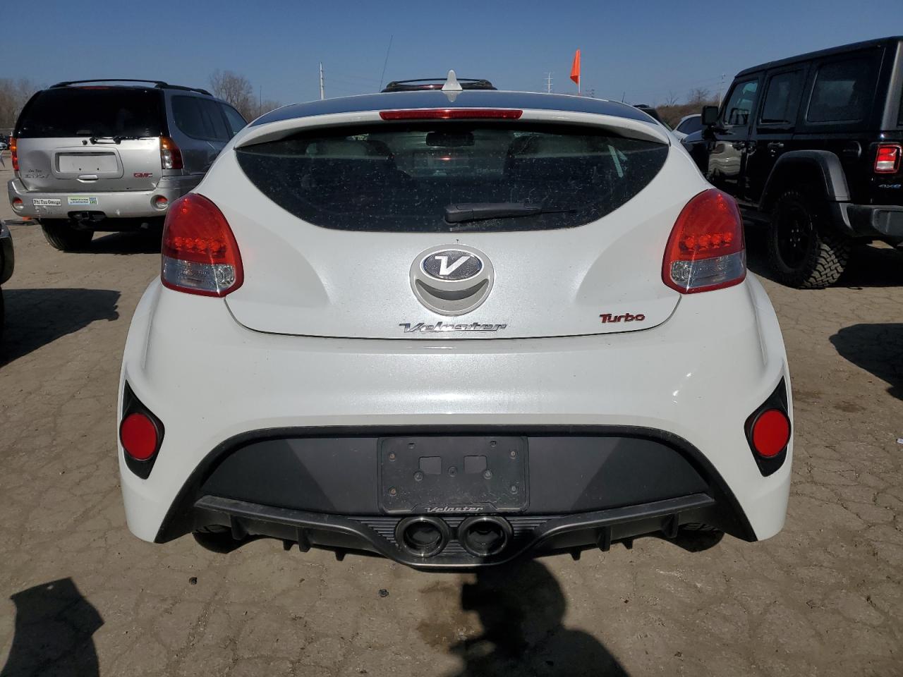 2013 Hyundai Veloster - Image 6