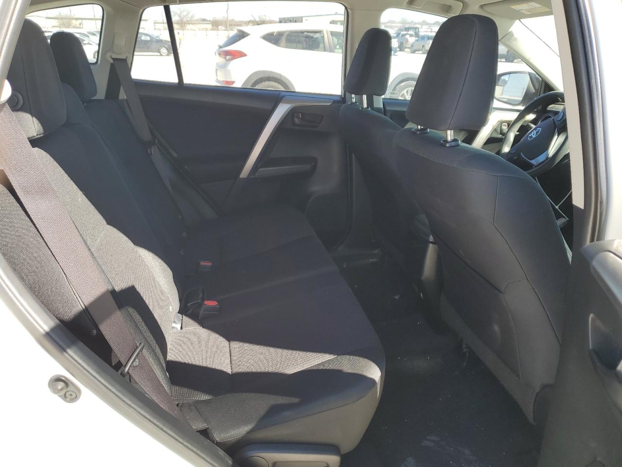 2016 Toyota RAV 4 - Image 11