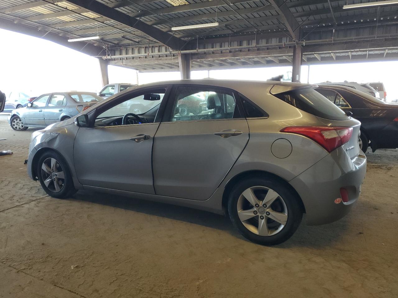 2013 Hyundai Elantra - Image 2