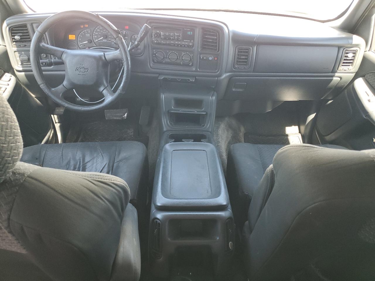 2002 Chevrolet Avalanche - Image 8