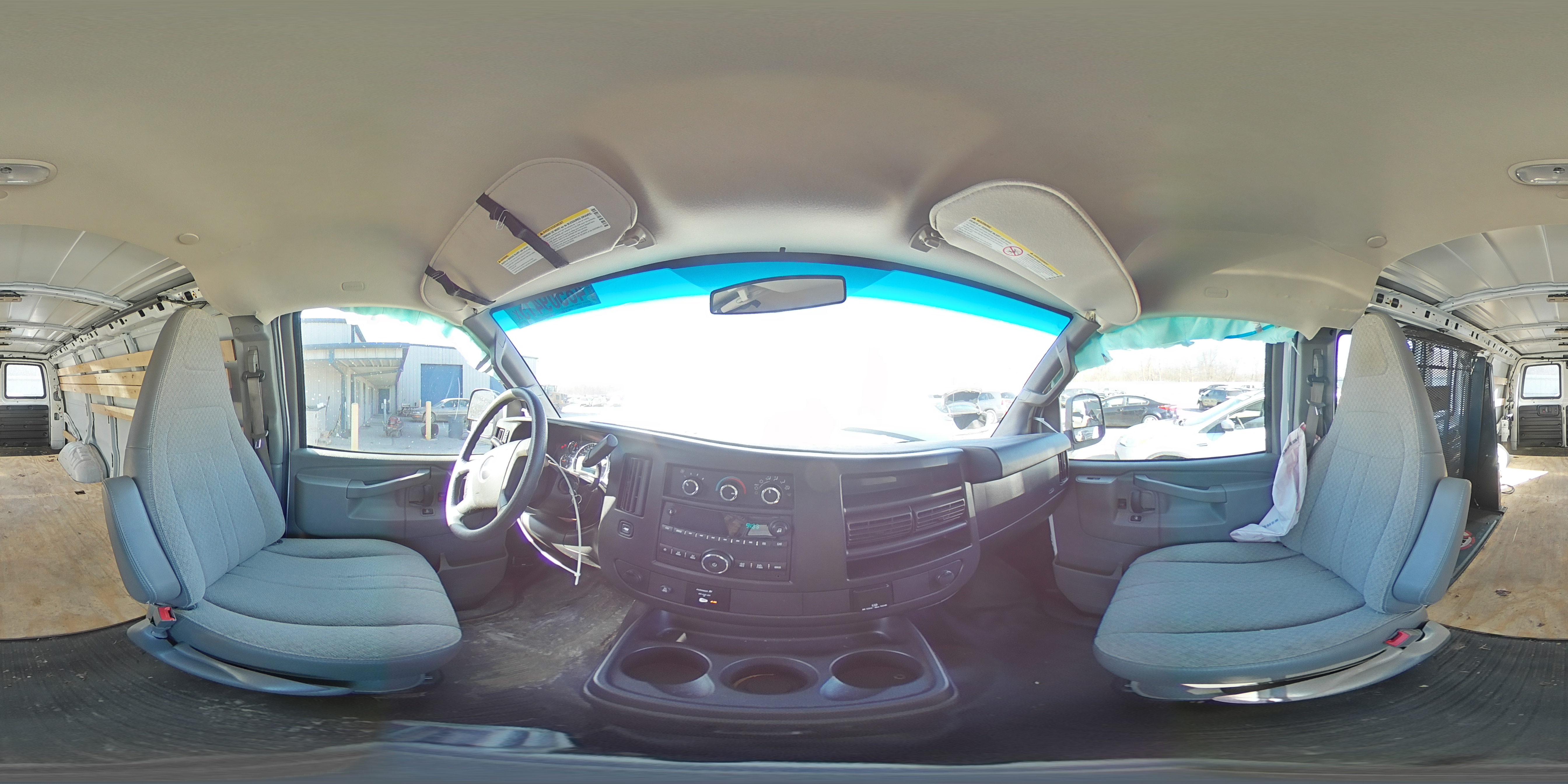 2017 GMC Savana - Image 15