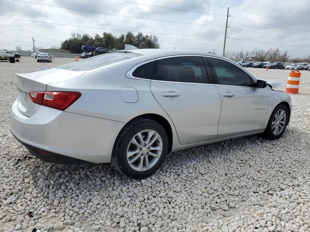 2018 Chevrolet Malibu - Image 3
