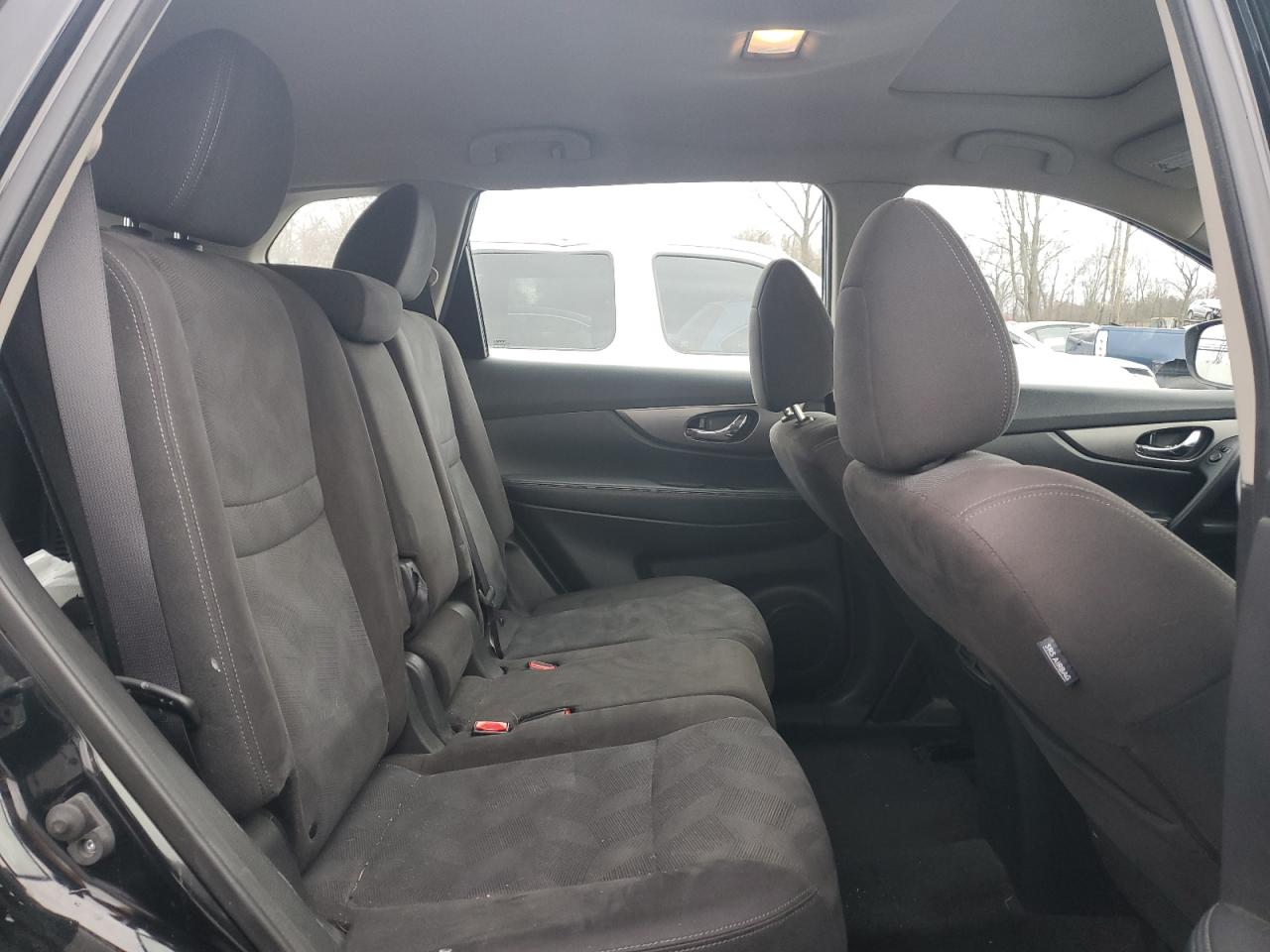 2015 Nissan Rogue - Image 11