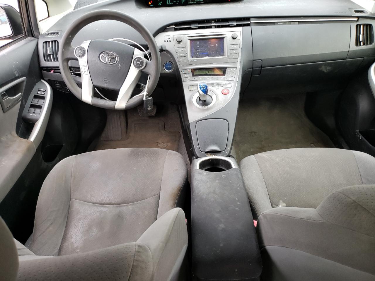 2013 Toyota Prius - Image 8