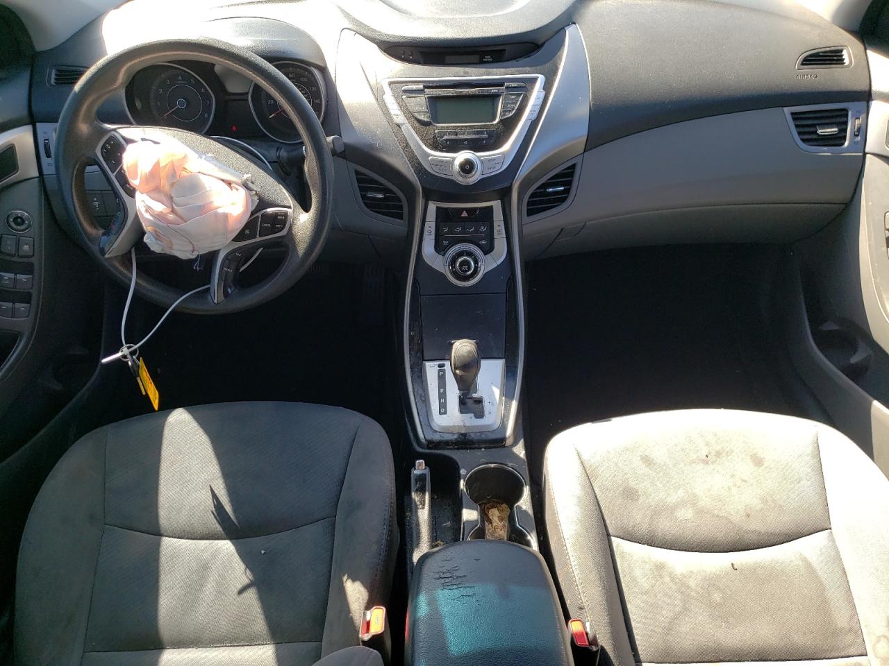 2012 Hyundai Elantra - Image 8