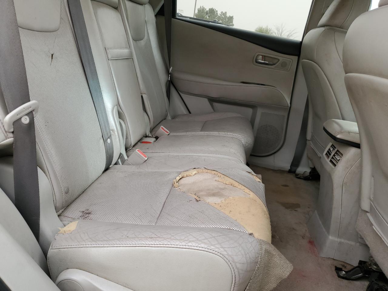 2010 Lexus RX - Image 11