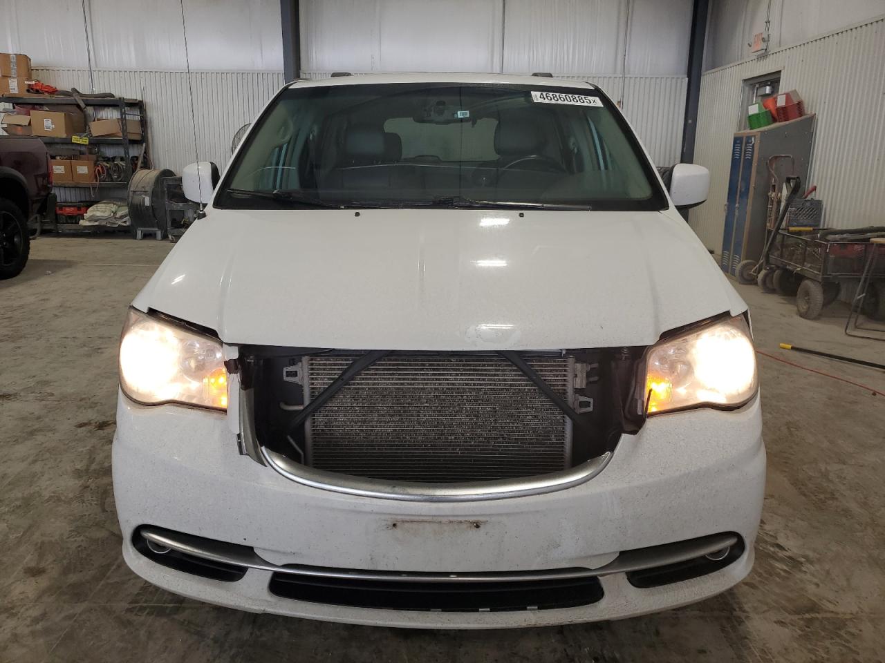 2016 Chrysler Town & Country - Image 5