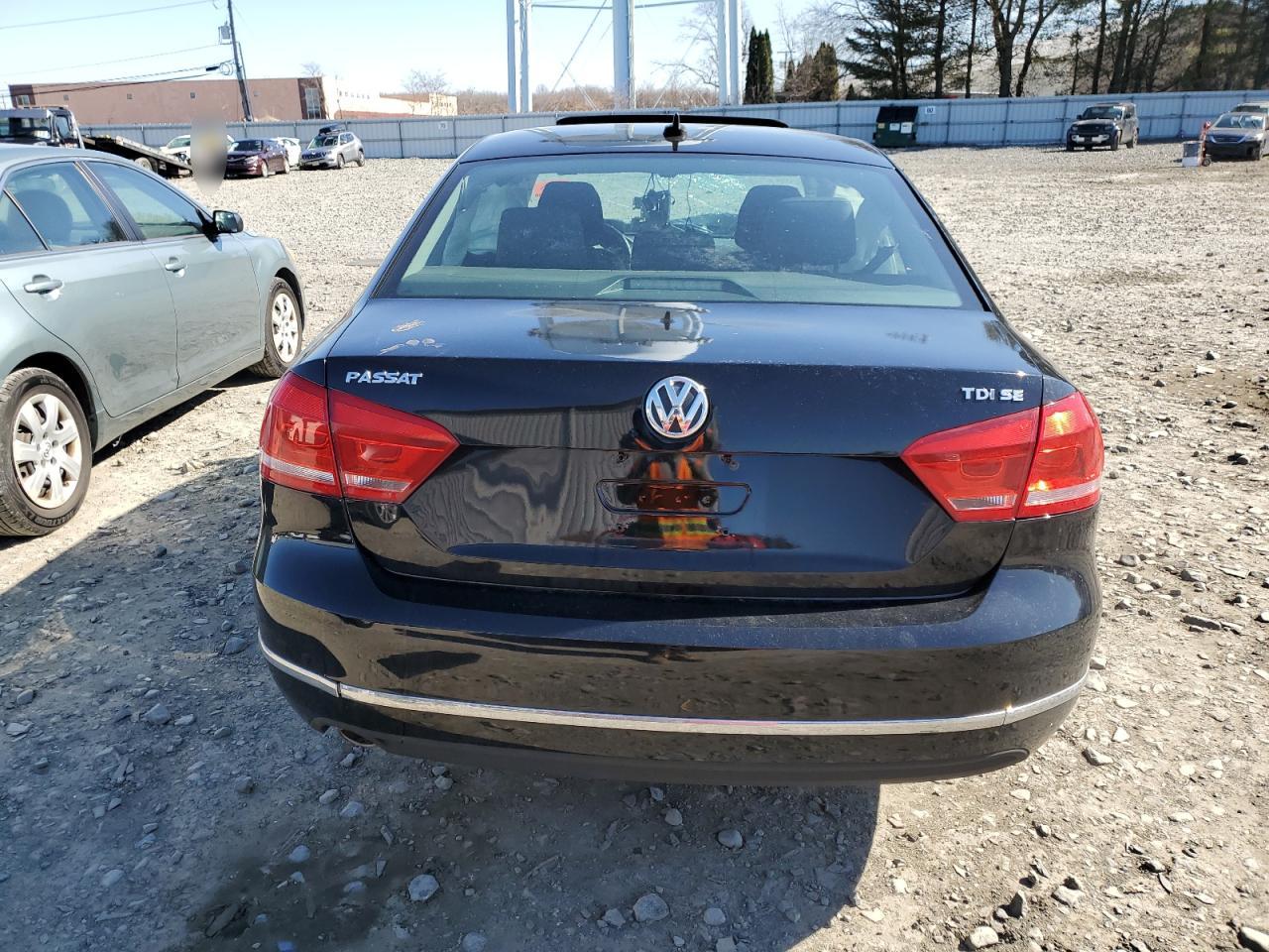 2014 Volkswagen Passat - Image 6