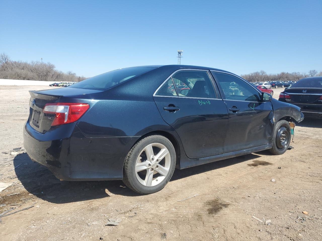 2014 Toyota Camry - Image 3