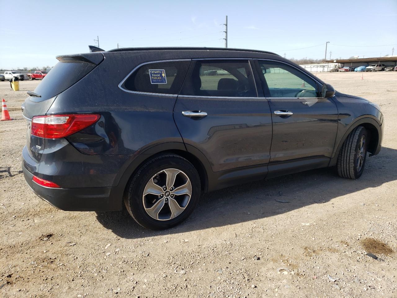2016 Hyundai Santa Fe - Image 3