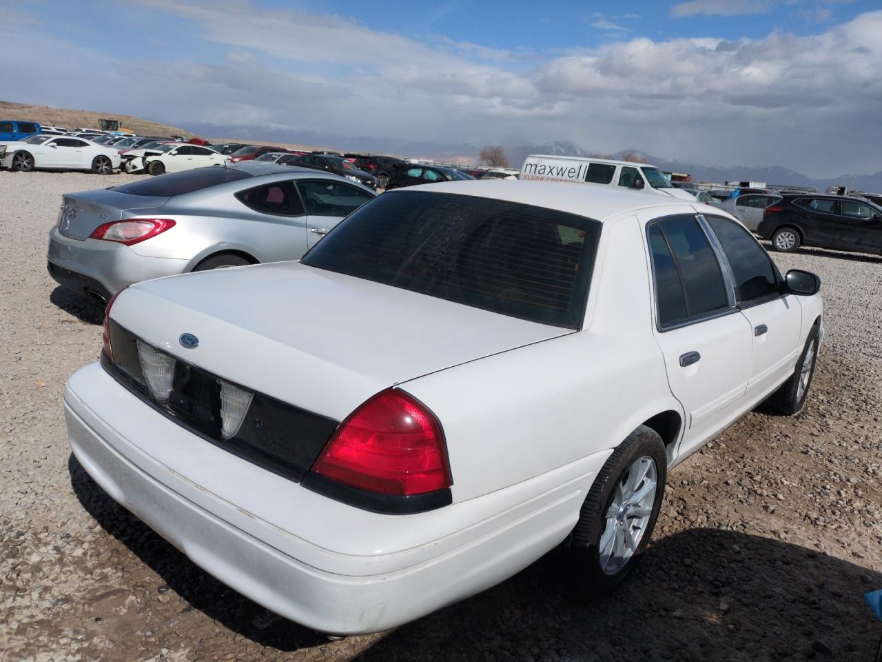 2008 Ford Crown Victoria - Image 3