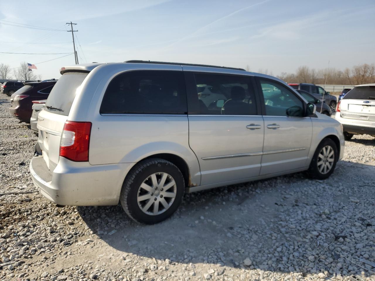 2011 Chrysler Town & Country - Image 3