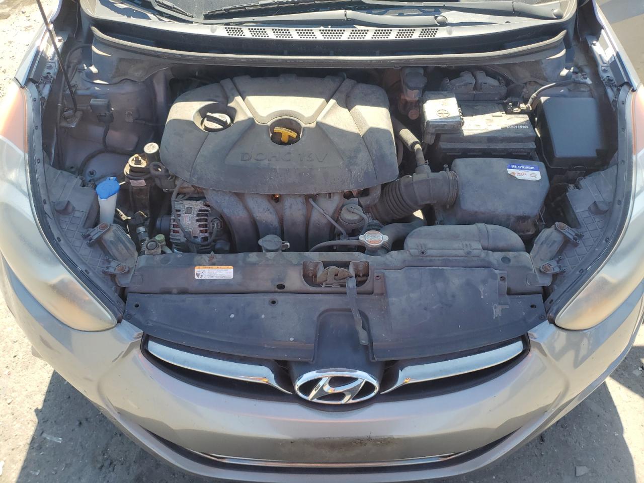 2011 Hyundai Elantra - Image 11