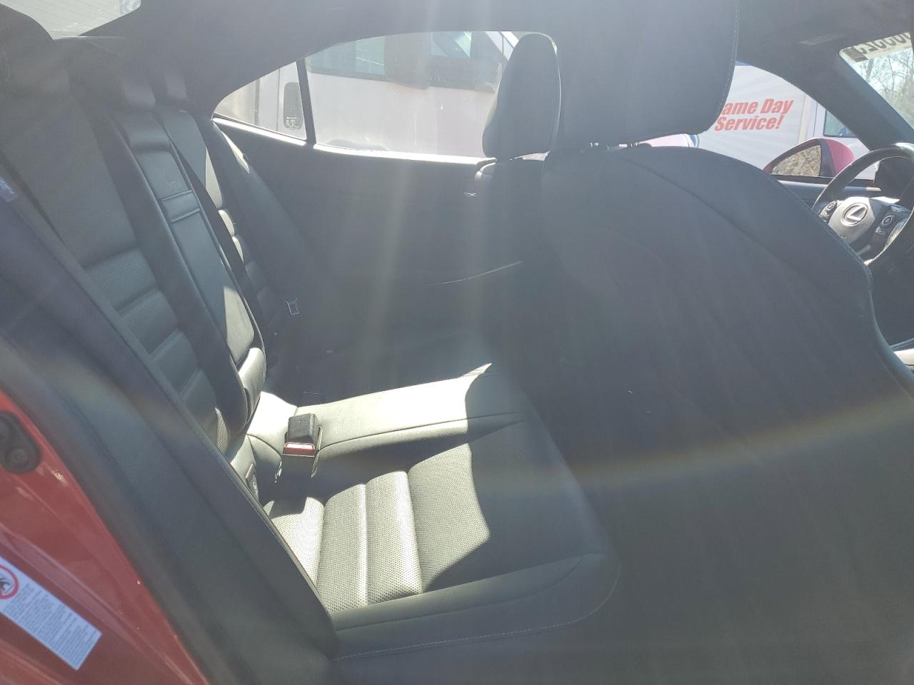 2016 Lexus IS - Image 10