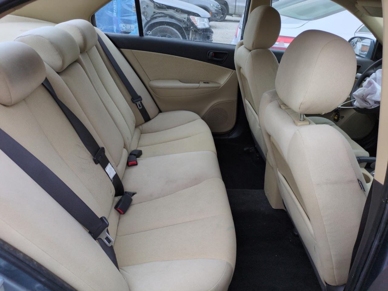 2009 Hyundai Sonata - Image 10