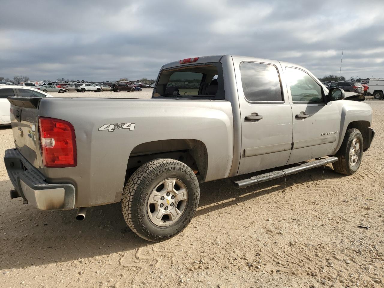 2008 Chevrolet Silverado - Image 3