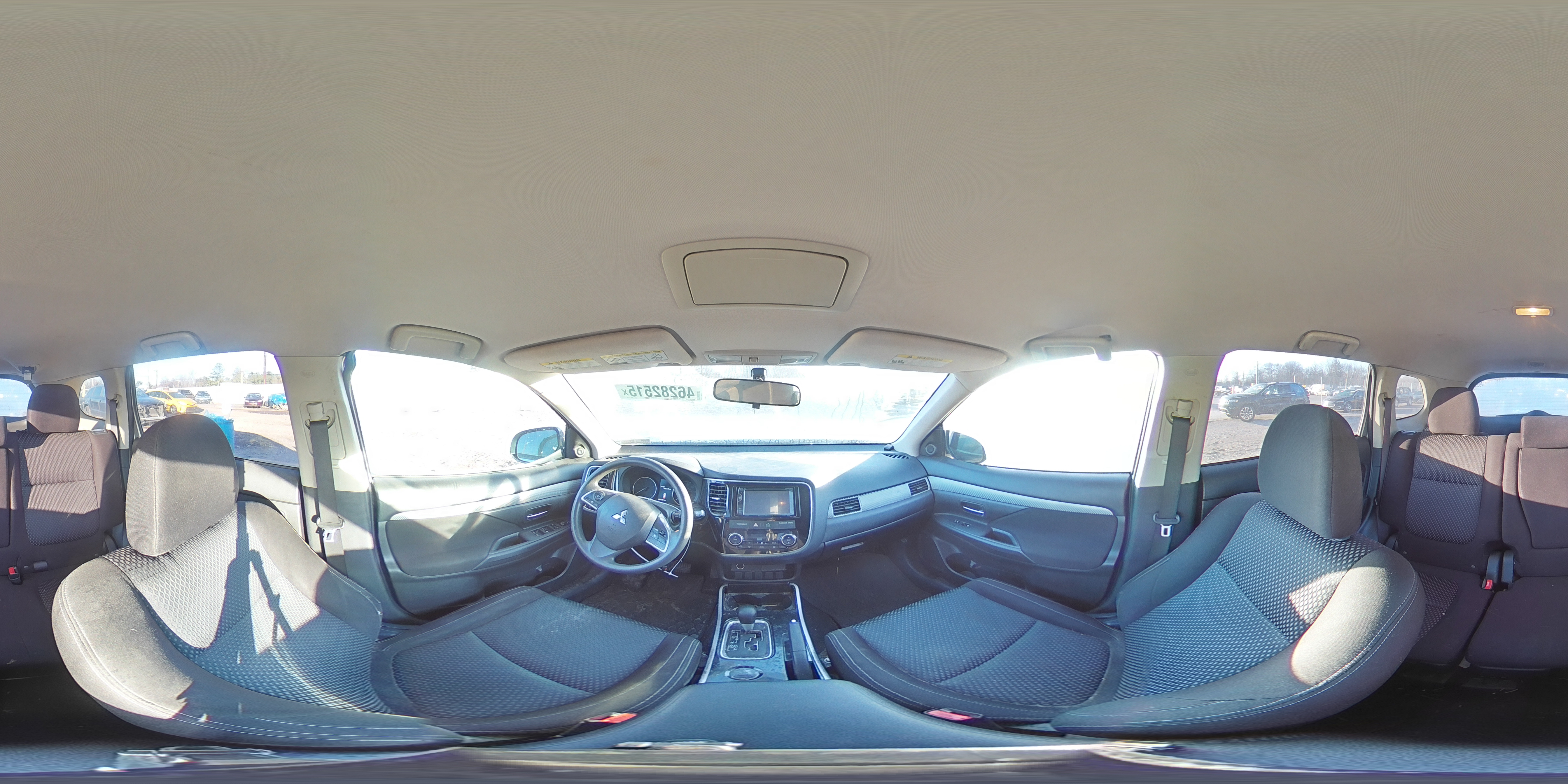 2018 Mitsubishi Outlander - Image 14
