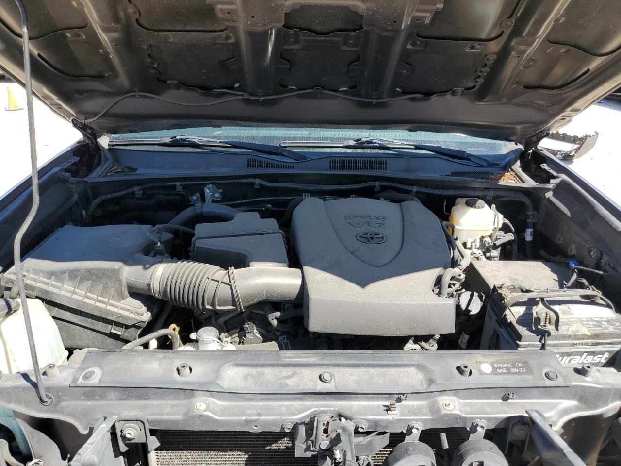 2016 Toyota Tacoma - Image 11