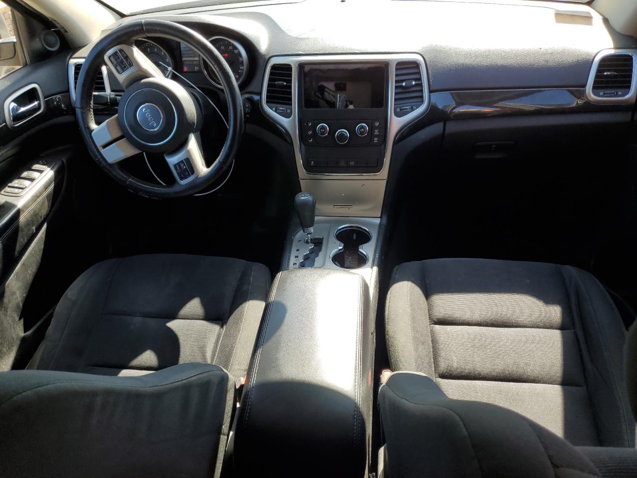2012 Jeep Grand Cherokee - Image 8