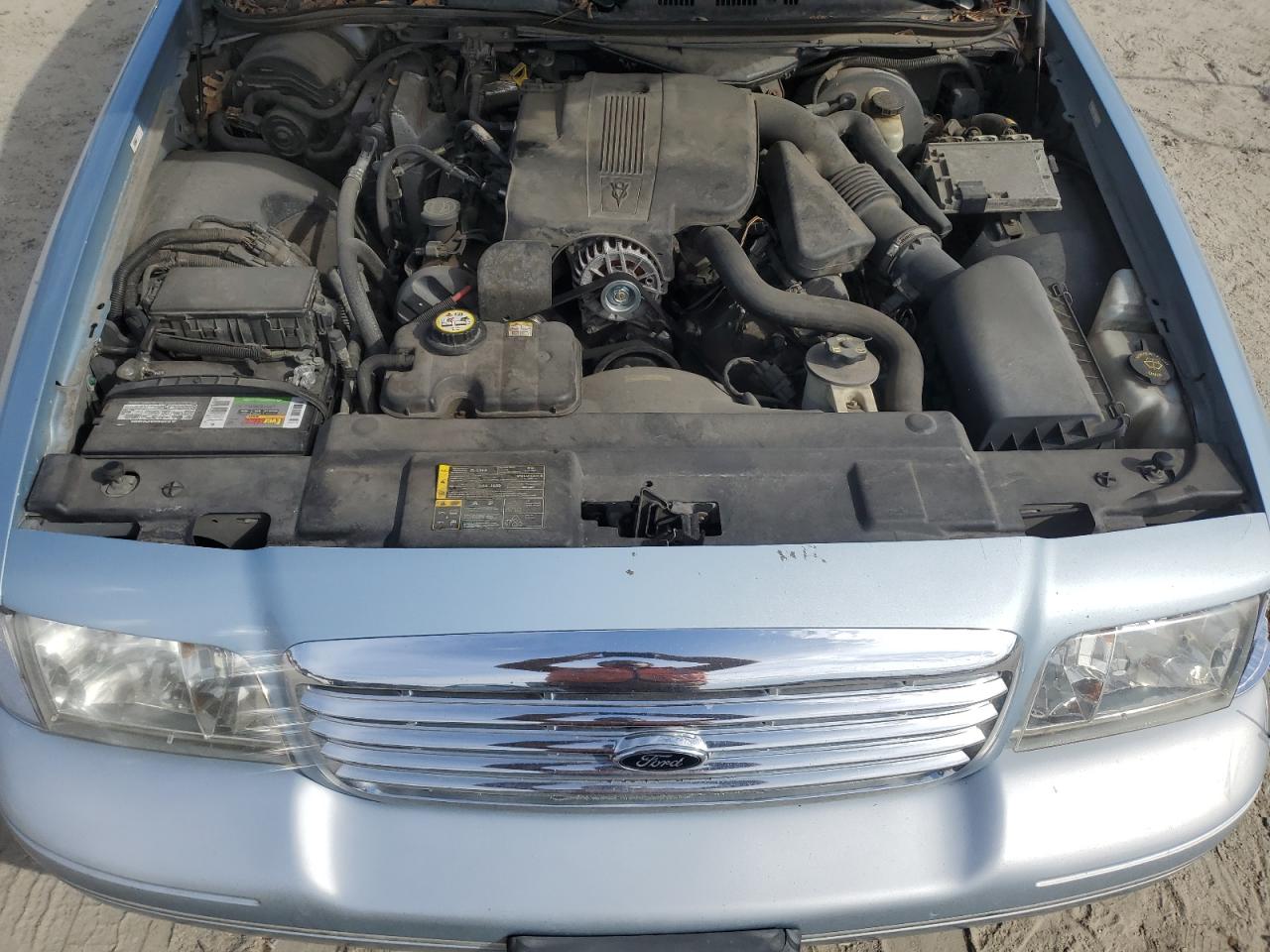 2005 Ford Crown Victoria - Image 11
