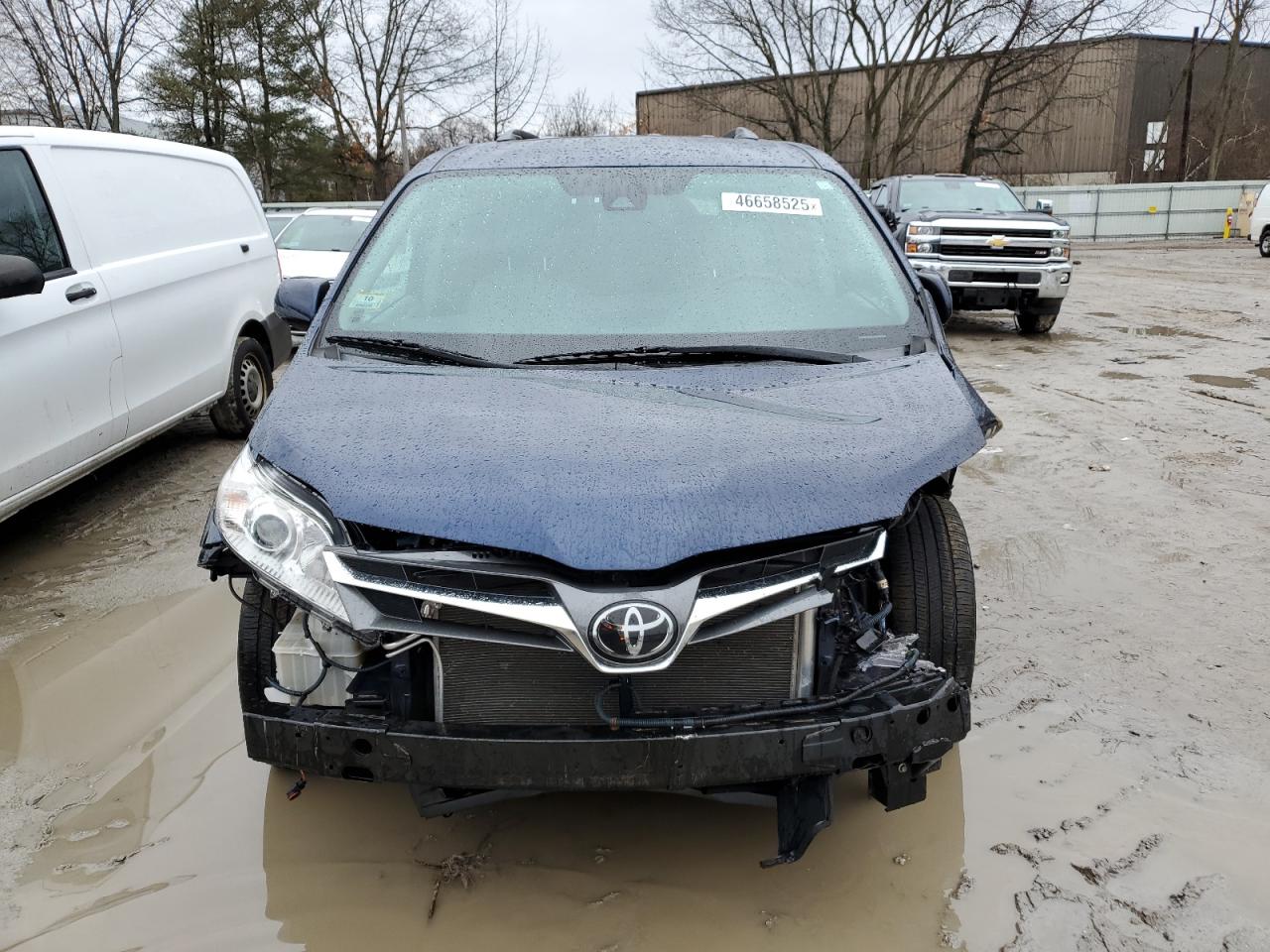 2020 Toyota Sienna - Image 5