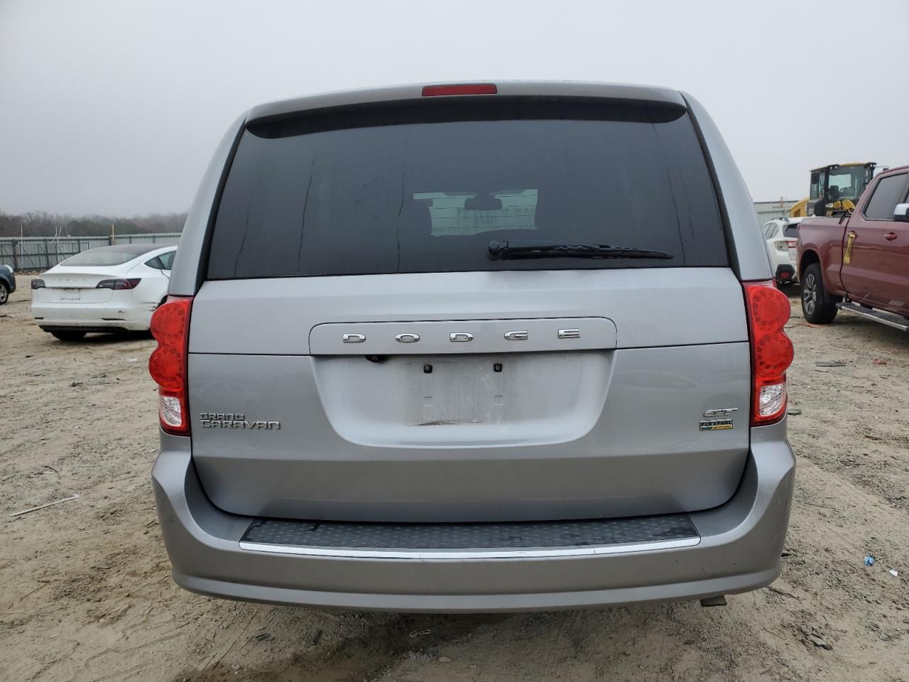 2019 Dodge Caravan - Image 6