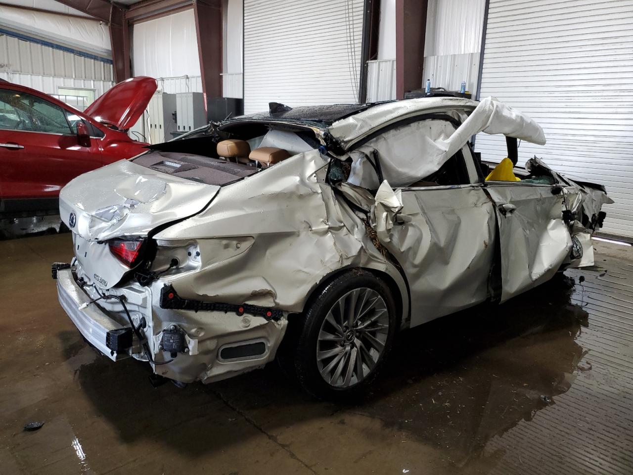 2019 Lexus ES - Image 3