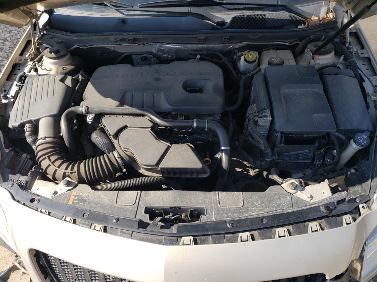2012 Buick Regal - Image 12