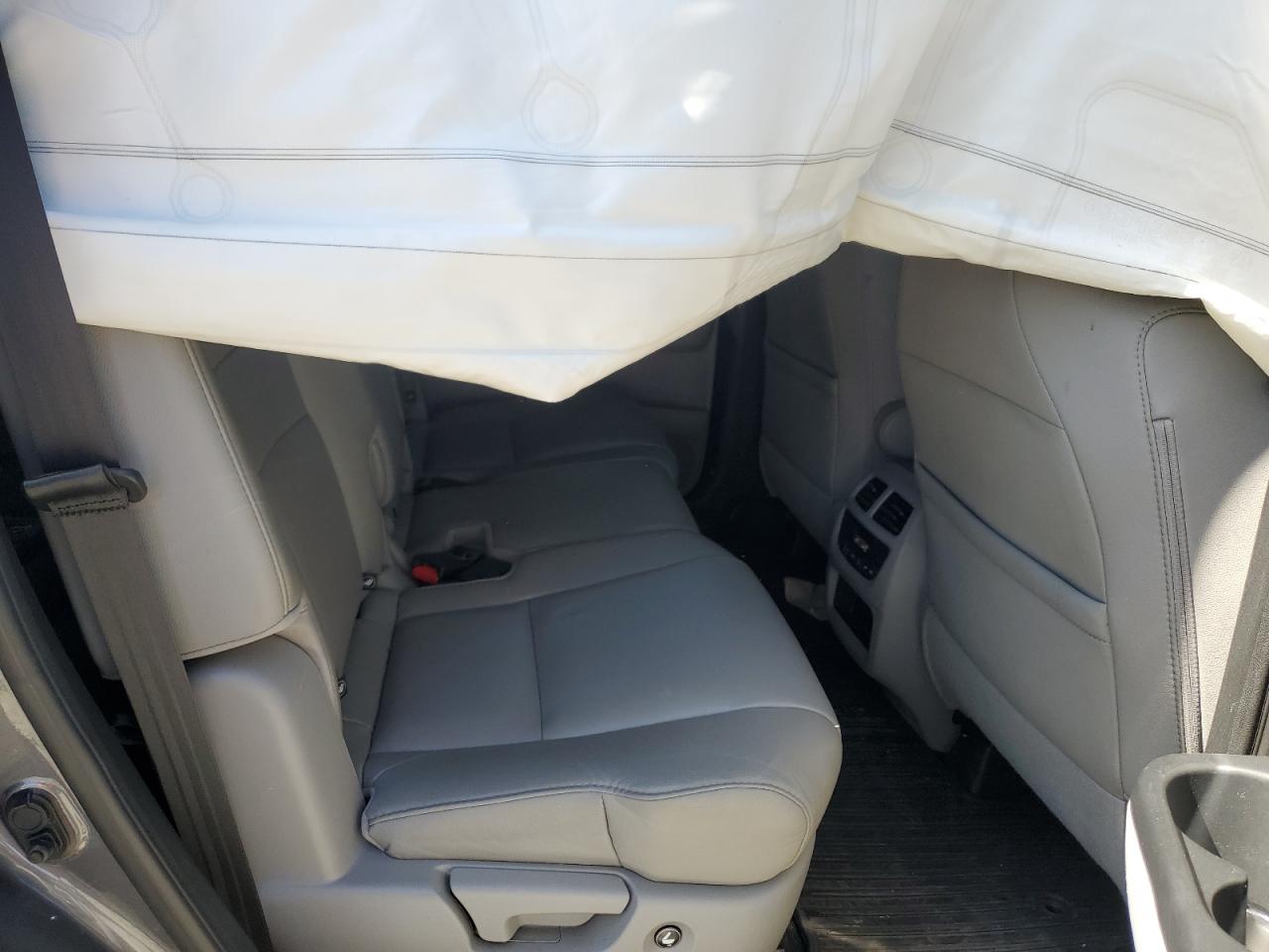 2016 Honda Pilot - Image 11
