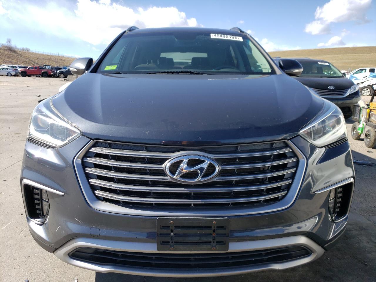2017 Hyundai Santa Fe - Image 5