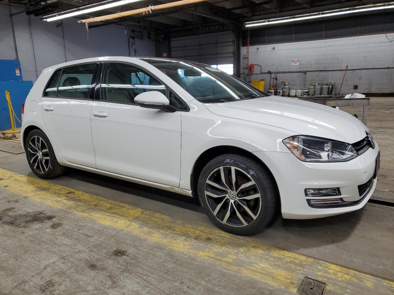 2015 Volkswagen Golf - Image 4