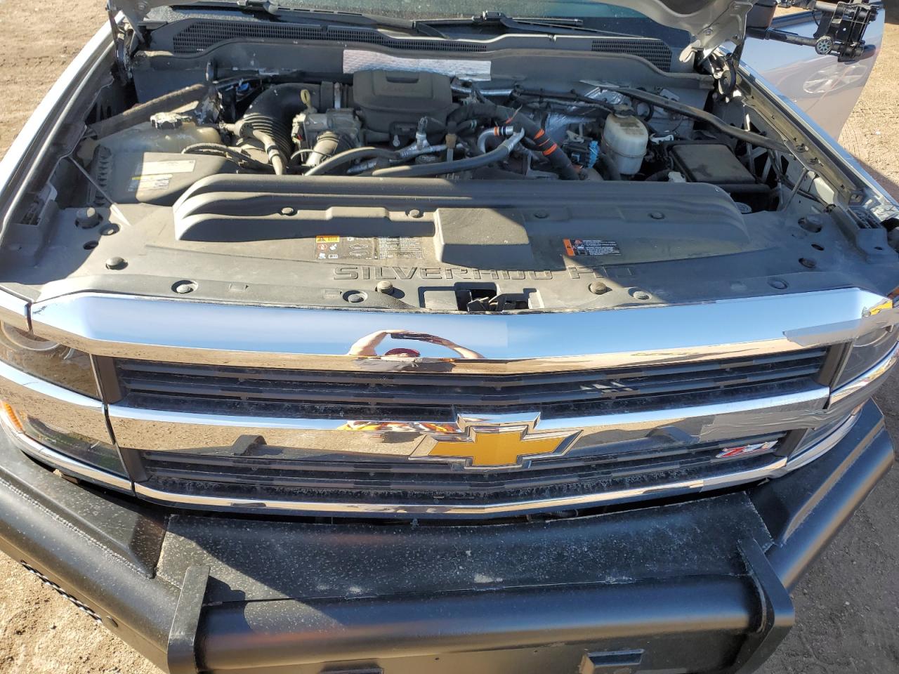 2015 Chevrolet Silverado - Image 11