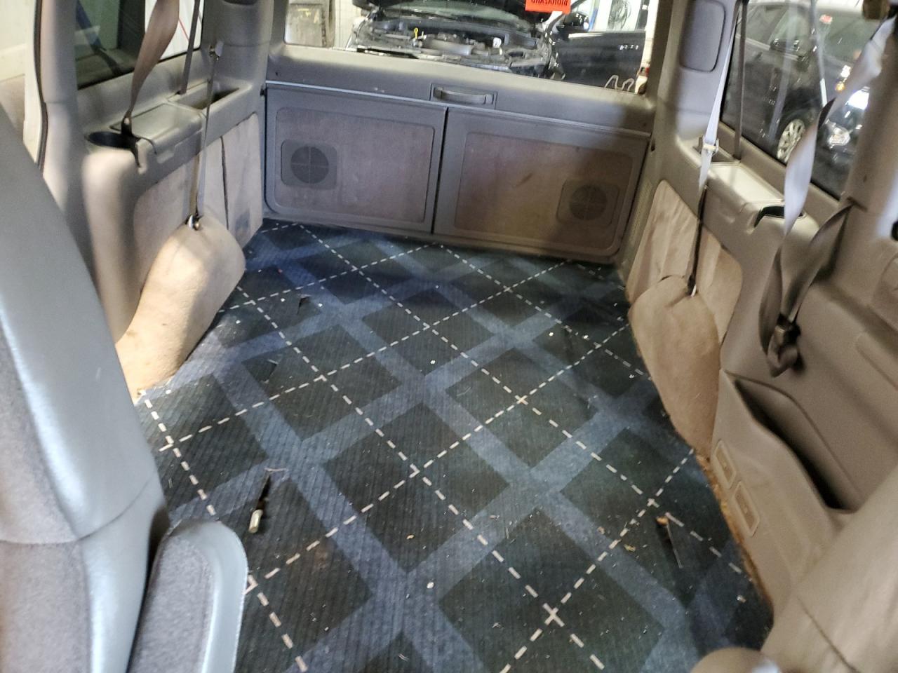 2003 Chevrolet Astro - Image 10