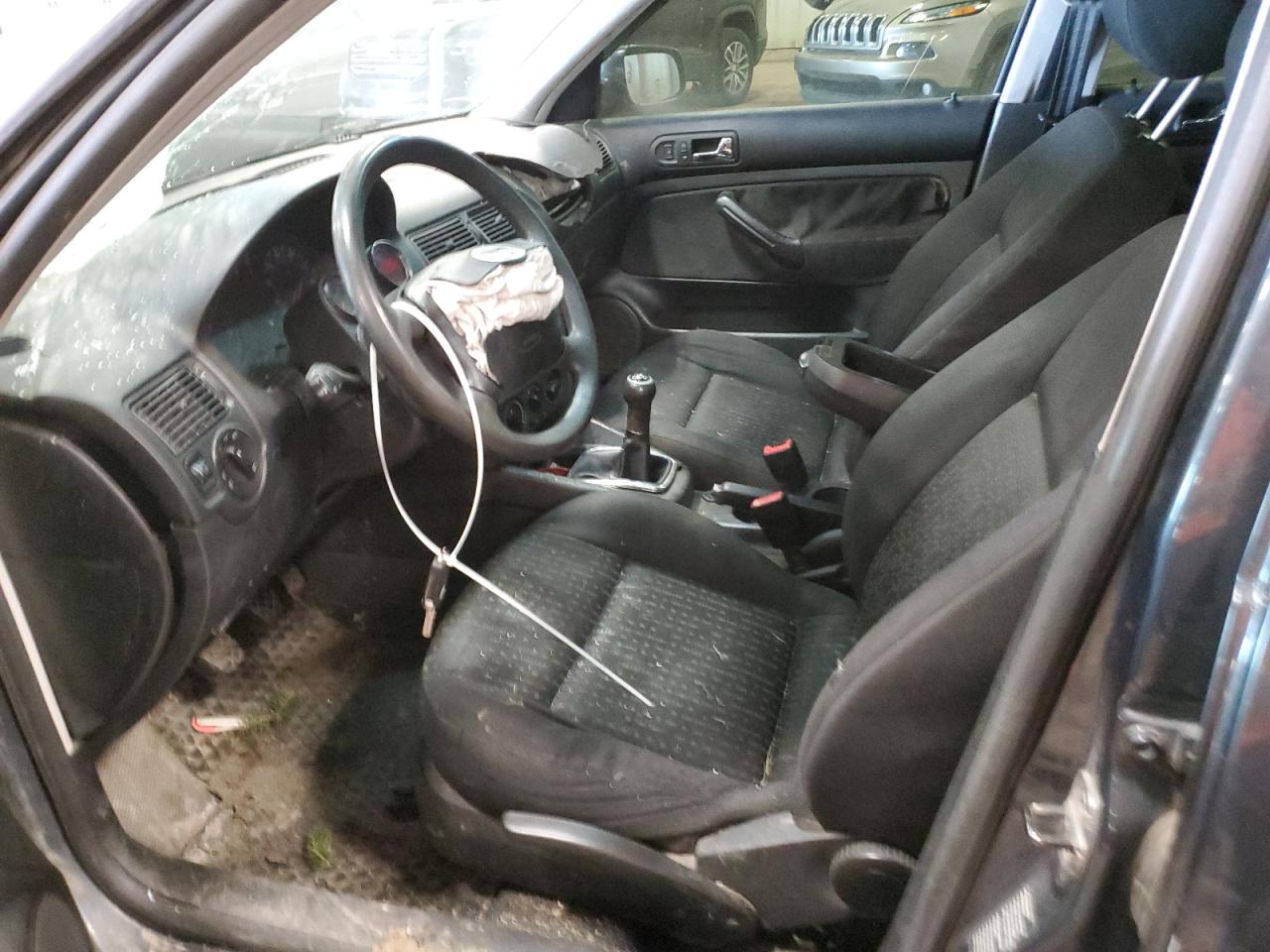 2004 Volkswagen Golf - Image 7