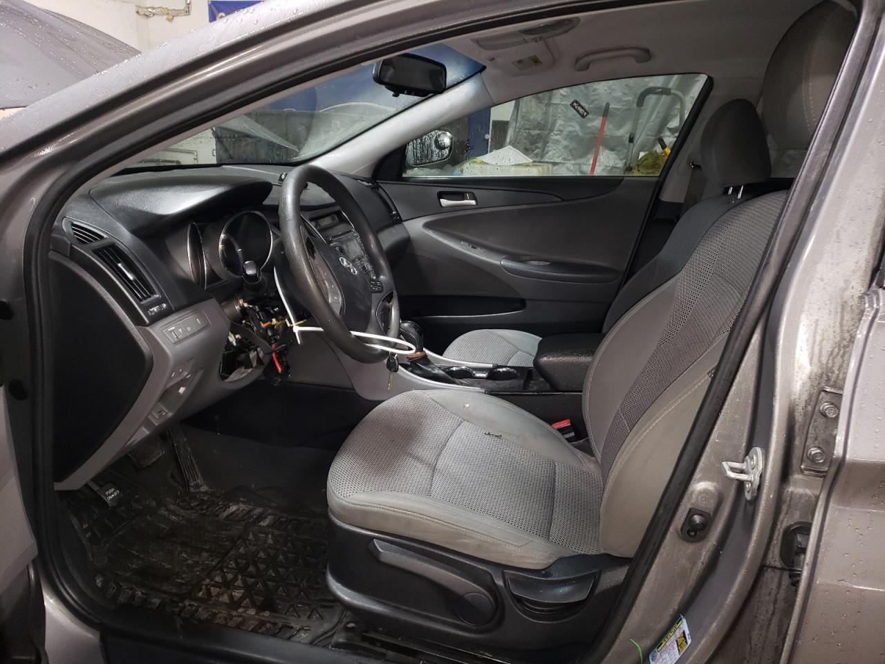 2012 Hyundai Sonata - Image 7