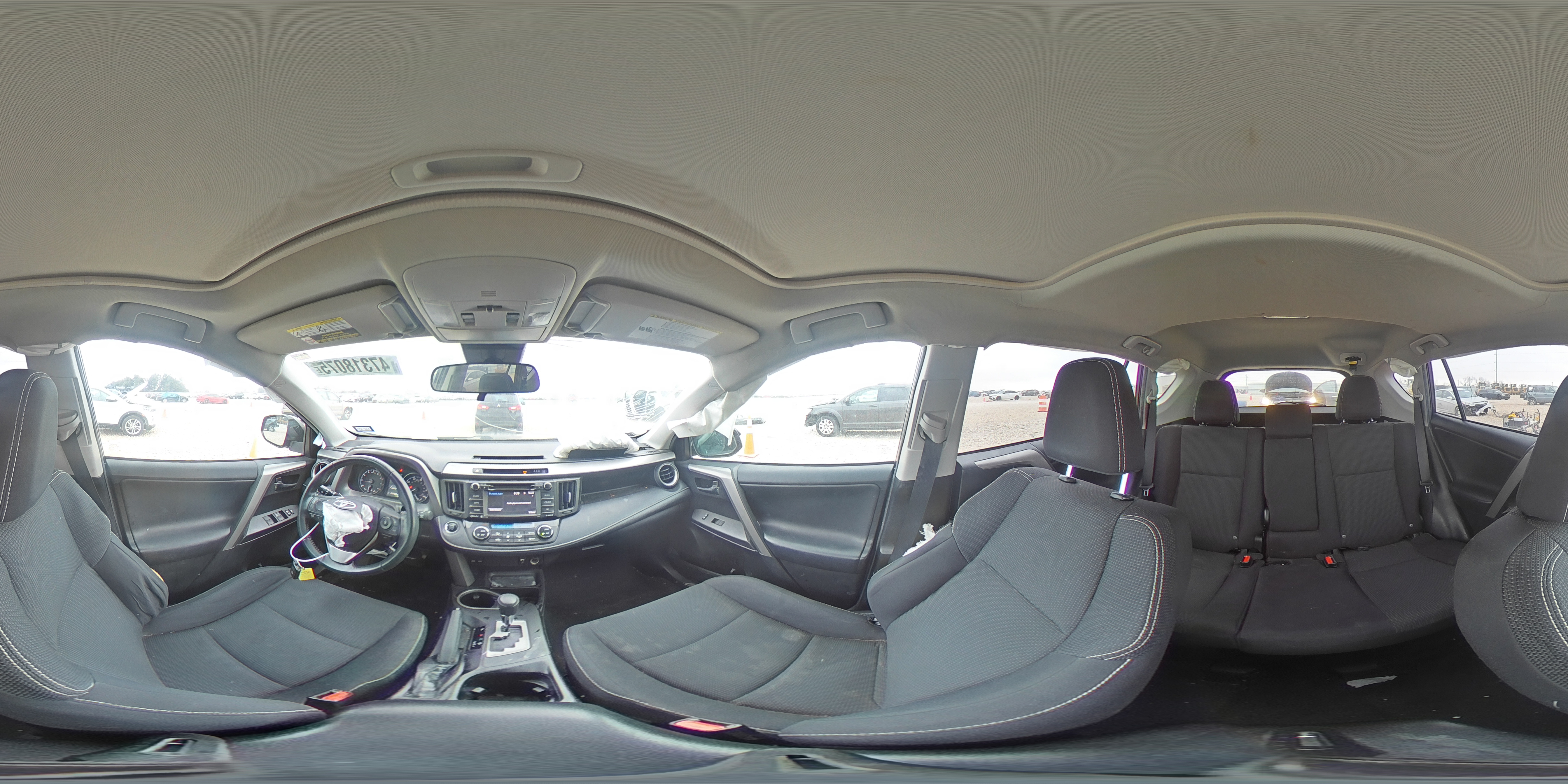 2018 Toyota RAV 4 - Image 13