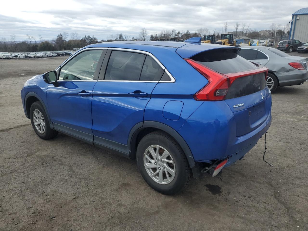 2019 Mitsubishi Eclipse - Image 2
