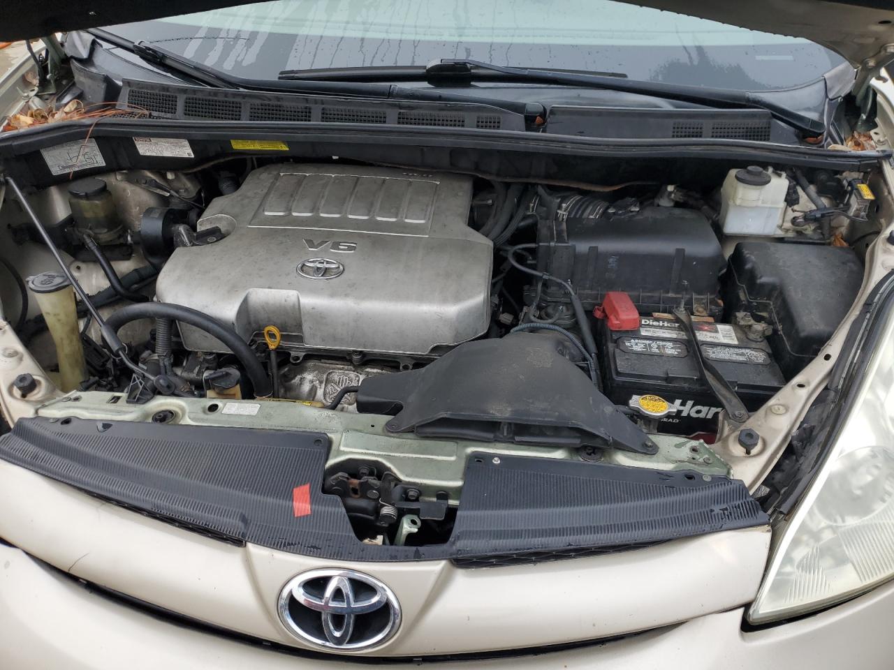 2009 Toyota Sienna - Image 12