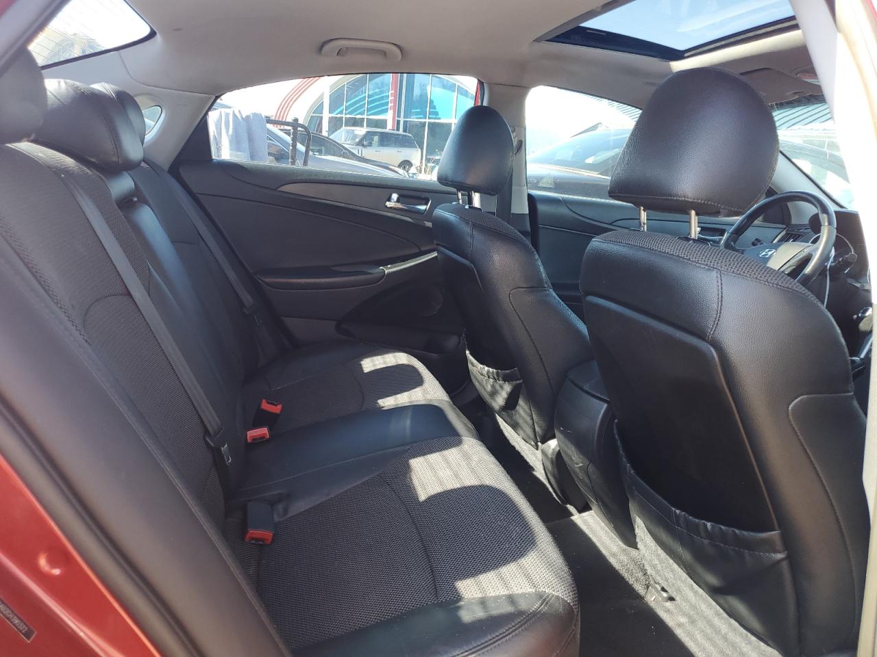 2012 Hyundai Sonata - Image 10