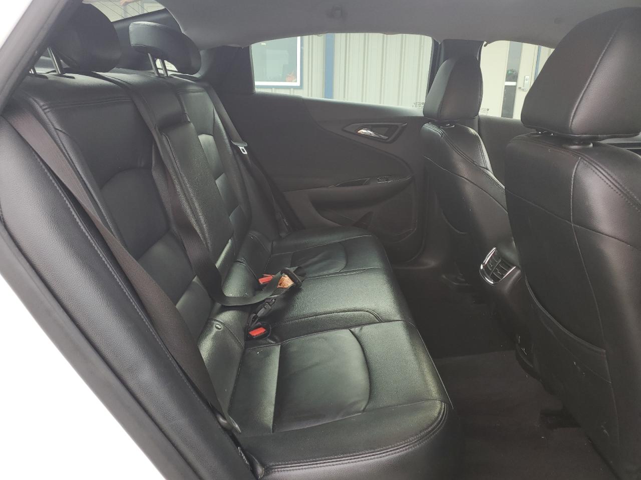 1G1ZE5ST5GF332190 CHEVROLET MALIBU 2016