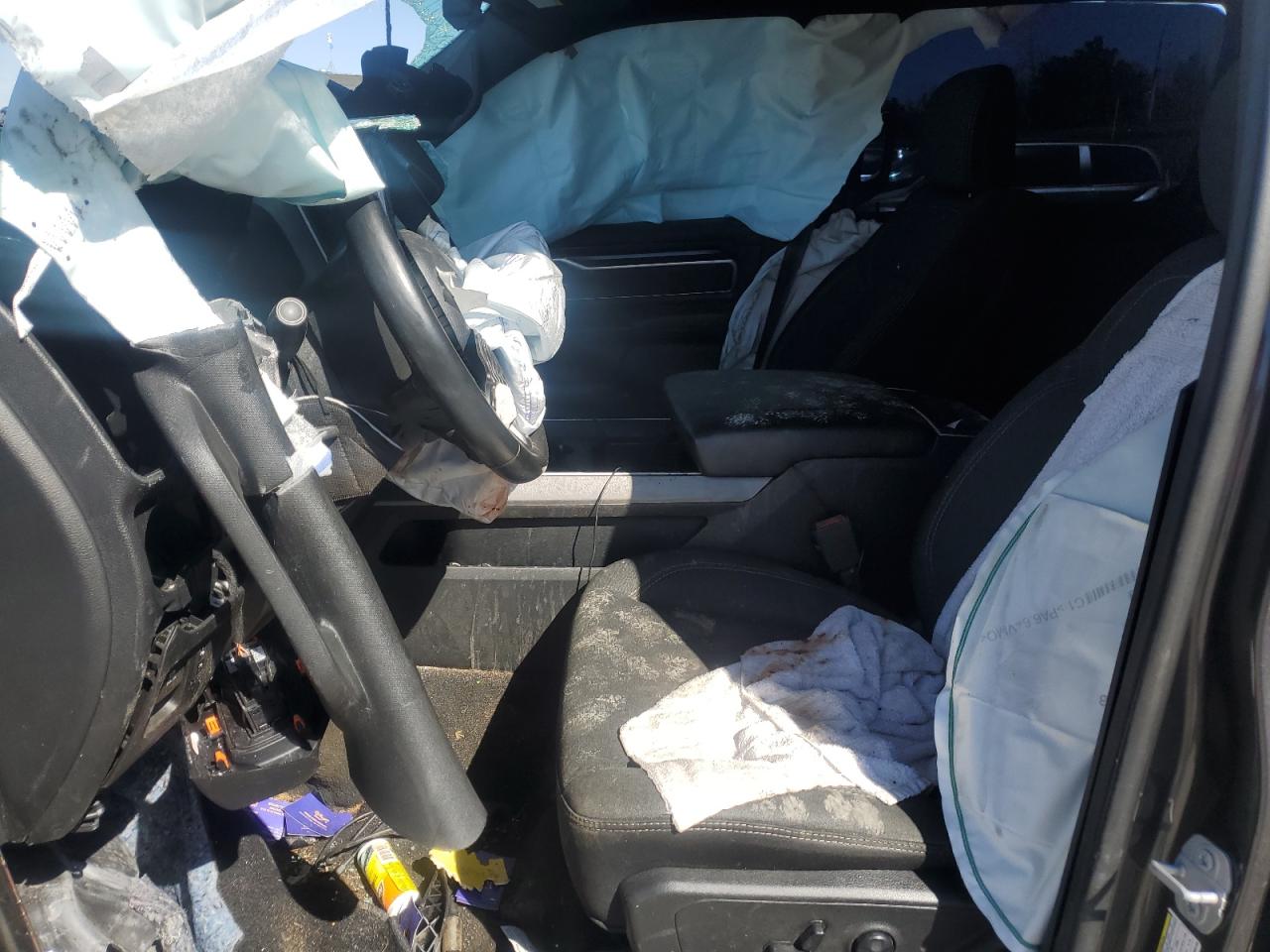 2019 RAM 1500 - Image 7