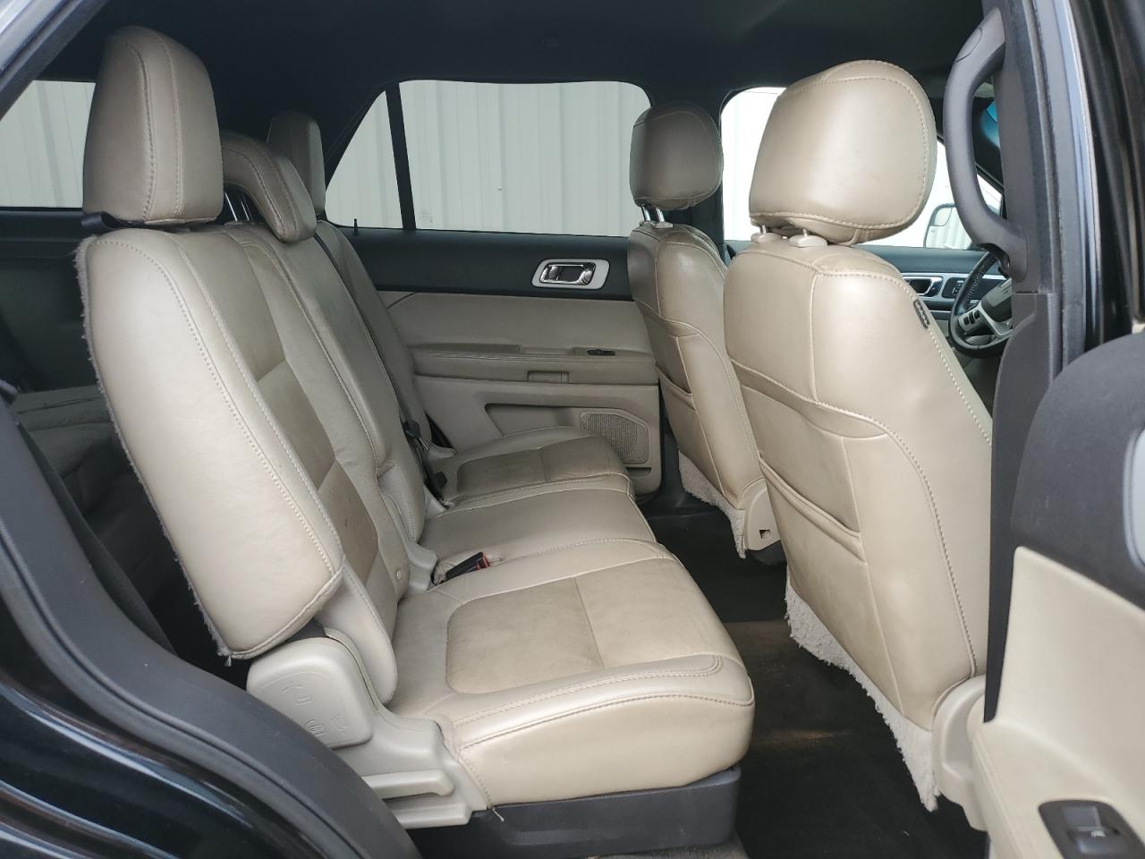 2015 Ford Explorer - Image 11