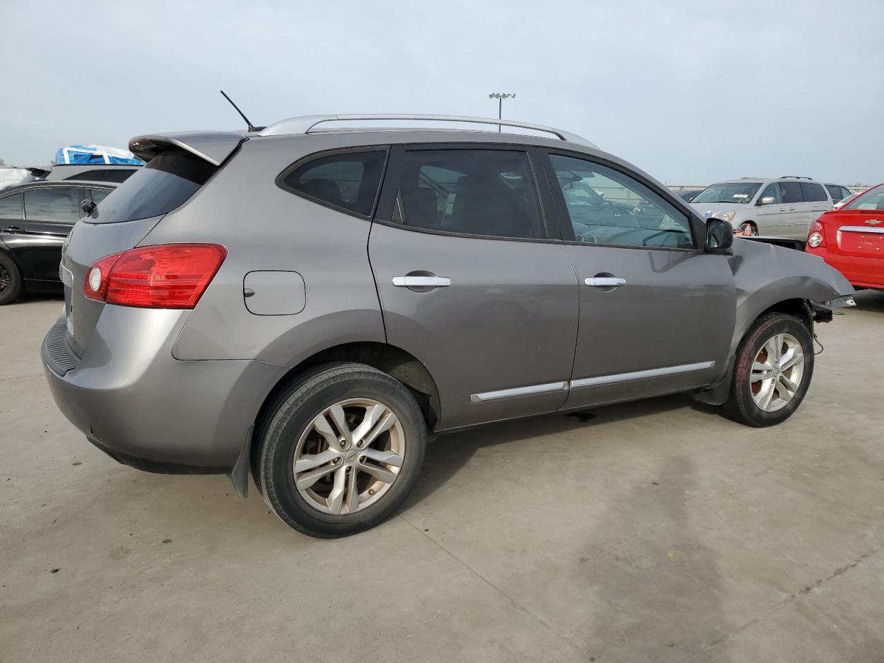 2015 Nissan Rogue - Image 3