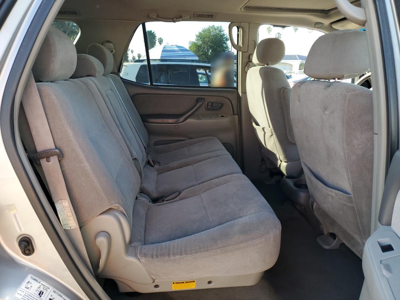 2002 Toyota Sequoia - Image 12